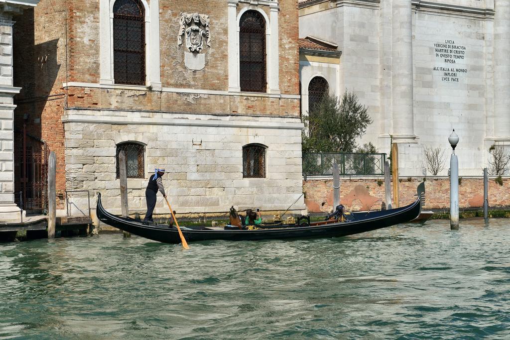 Residenza Ruga Giuffa Castello  Екстериор снимка