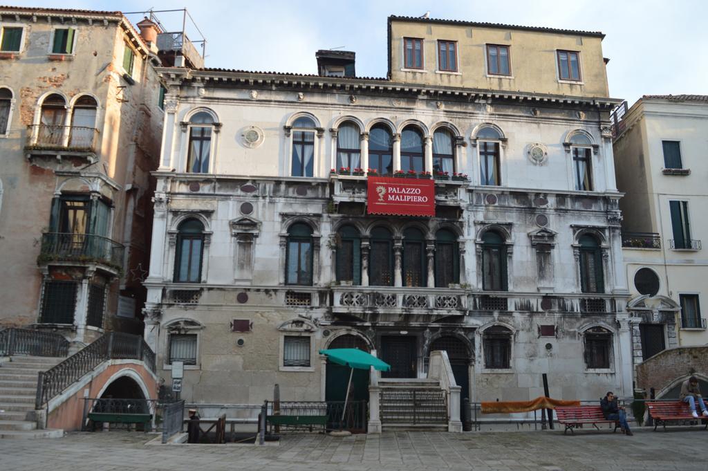 Residenza Ruga Giuffa Castello  Екстериор снимка