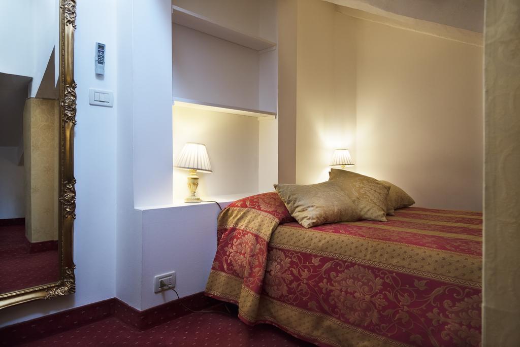 Residenza Ruga Giuffa Castello  Екстериор снимка