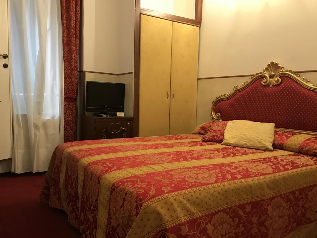 Residenza Ruga Giuffa Castello  Екстериор снимка