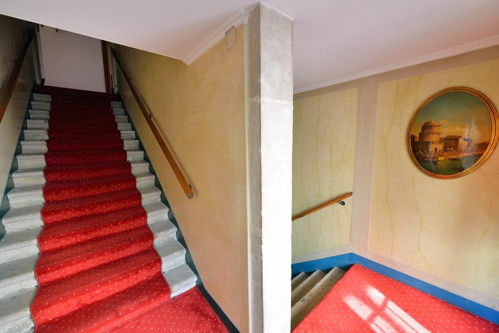 Residenza Ruga Giuffa Castello  Екстериор снимка